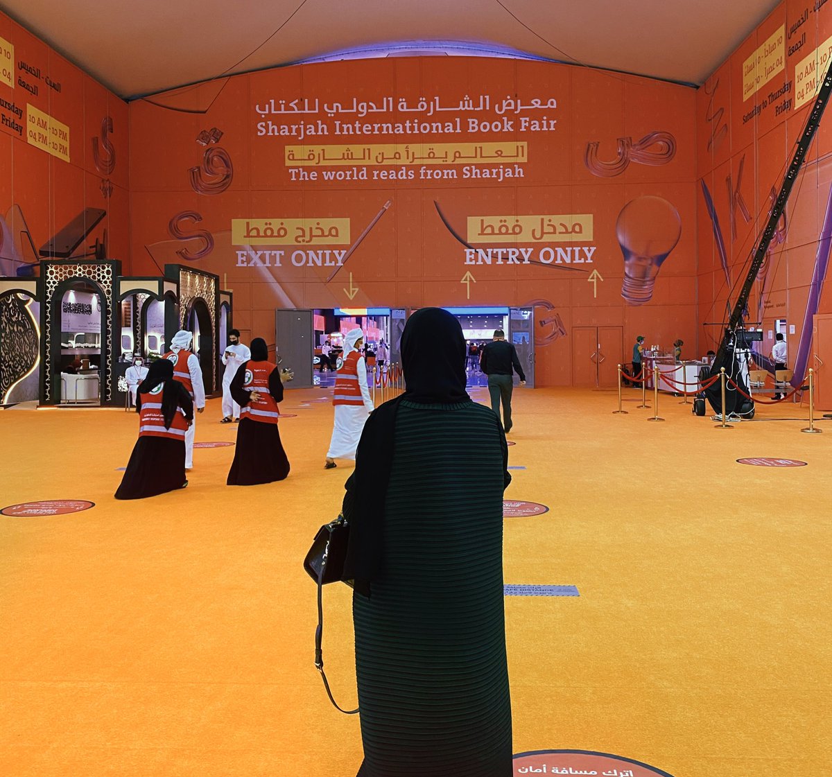 BasimaJohani's tweet photo. The world reads from #Sharjah .. @SharjahBookAuth 🧡 https://t.co/CNlktXopLo
