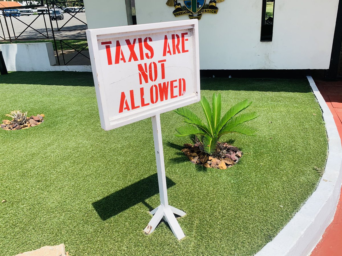 JustNanaAma's tweet photo. If you use taxis, your Parliament doesn't want you to enter. As for trotro riders, don't come close koraa. You're only good for votes. https://t.co/lUv1EIOf9j