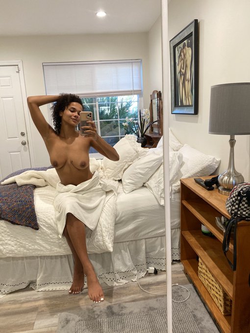 GoooodMoanin&rsquo; 🥱🧚🏽&zwj;♀️ https://t.co/Y1miU5zYxI<a href="/tag/cummingsoon"class="tags"><span>#cummingsoon</span></a>