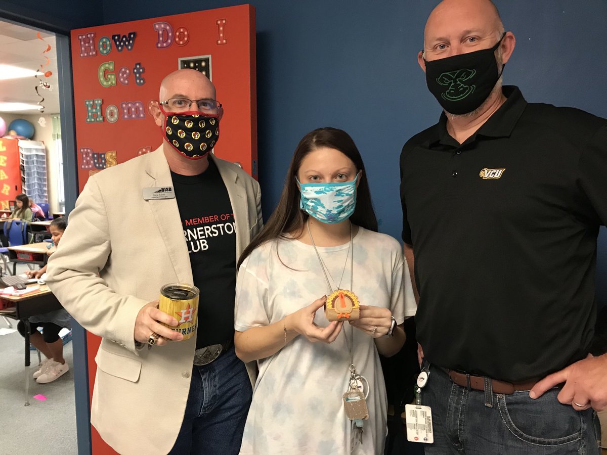 A treat for our first year Gator 🐊 Teacher, Brenna Taylor! ⁦<a href="/hhoppock/">CoachHoppock</a>⁩ #SFAgators #BISDpride