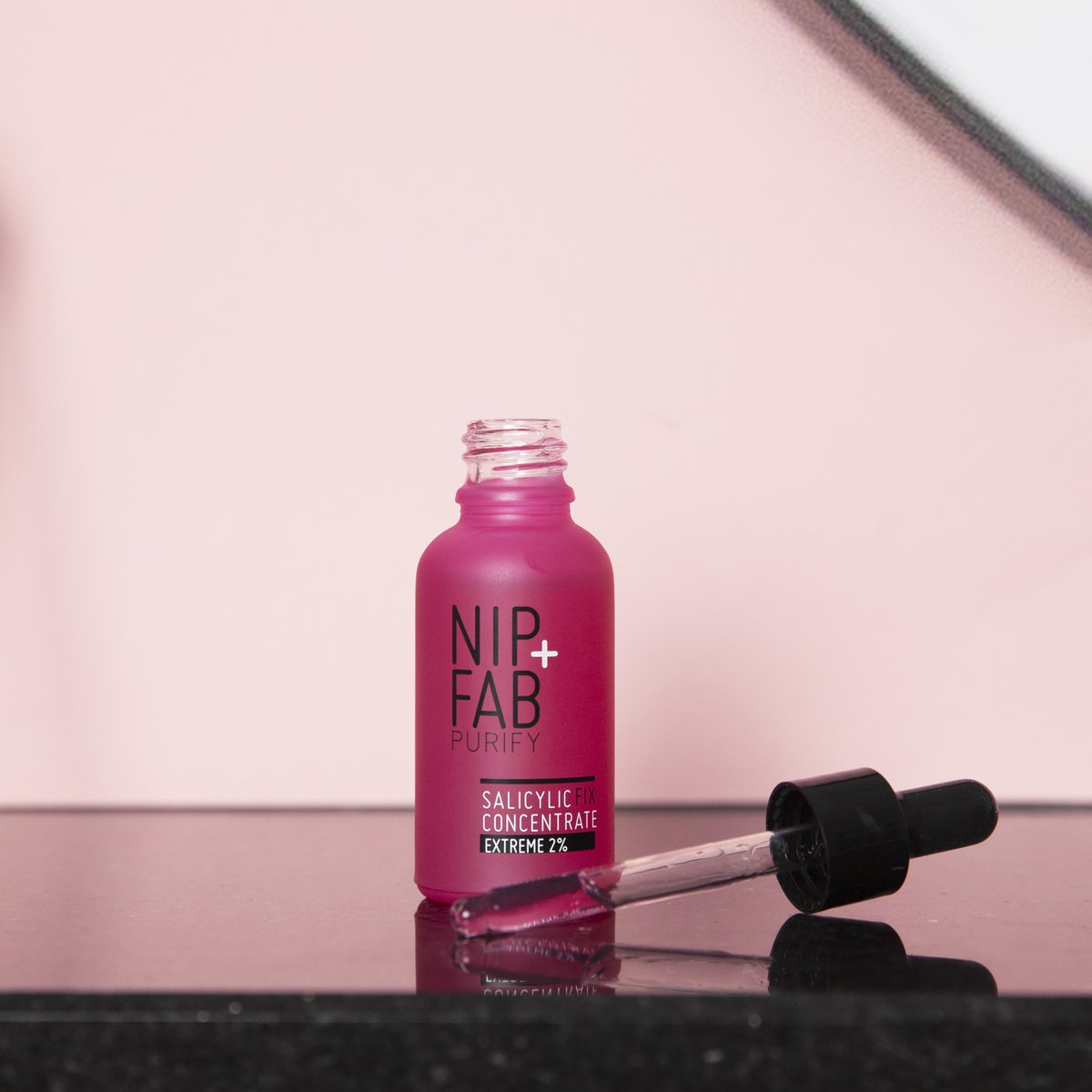 Roccaboxuk's tweet photo. Featuring in our November edit... The coveted @NipandFab Salicylic Acid Concentrate 💞 Click here to read more about why we are OBSESSED: https://t.co/1aY82ArM2D 

#Roccabox #NipAndFab #Roccababe https://t.co/YyArCswm9e
