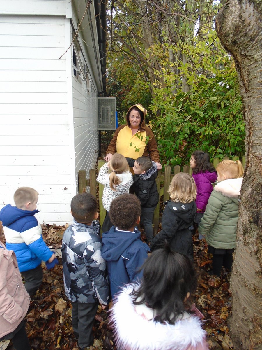 Mrs_Minhas's tweet photo. Today Nursery went on a bear hunt... and found an actual bear!  Thanks Miss Burge! The looks on their faces 😆
@Talk4Writing #hook #EYFS @TheOaklandsBham https://t.co/FicsN3fbUG