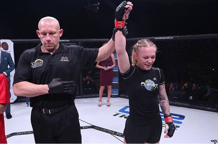 KayHansenMMA's tweet photo. MFing Fight weeeeeek #UFCESPN15 https://t.co/4BkkrkQmTe