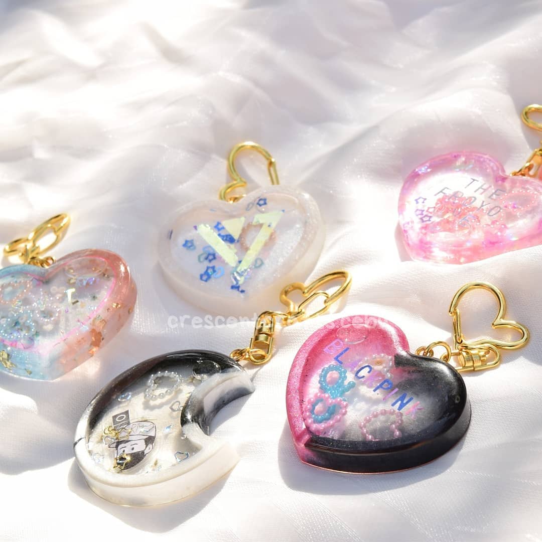 crestcebu's tweet photo. Very affordable shakercharms! All are custom-made. Hihi If you wish to discuss your desired piece, don't hesitate to DM us.💕
-
-
-
-
-
#resinph #resincebu #resin  #resinartwork #resinshakercharm #resinshakercharms #CreSent #supportLocal #kpop #bts #blackpink #seventeen https://t.co/2gecuzJ521