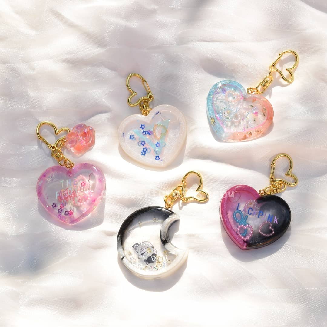 crestcebu's tweet photo. Very affordable shakercharms! All are custom-made. Hihi If you wish to discuss your desired piece, don't hesitate to DM us.💕
-
-
-
-
-
#resinph #resincebu #resin  #resinartwork #resinshakercharm #resinshakercharms #CreSent #supportLocal #kpop #bts #blackpink #seventeen https://t.co/2gecuzJ521