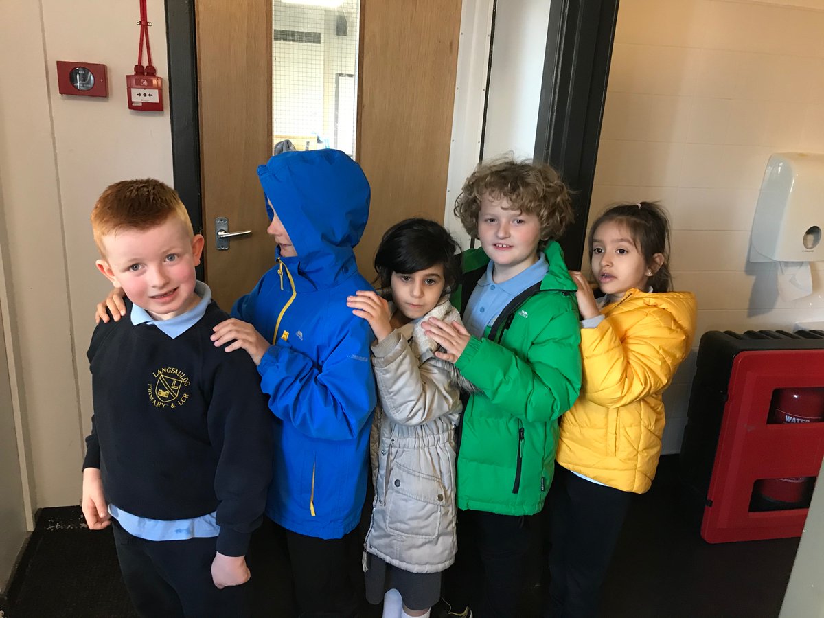 NickiLcr's tweet photo. Learning to line up in order!
First, second, third, fourth, fifth! 
@LangfauldsPS @MrsMonaghanADHT https://t.co/loHsgKdlRP
