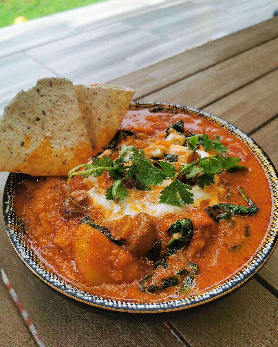 chefdeekay's tweet photo. Butternut and Baby Spinach Curry with seeded Tortilla 😋

Simply Rustic - We express our art through food

#simplyrustic #rusticstyle #rusticchef #rusticfood #followforfollowback #curry #spinach #art #food #spicy #tortilla #instafood #cheflife #instagood #instachef https://t.co/R89TJDgRP9