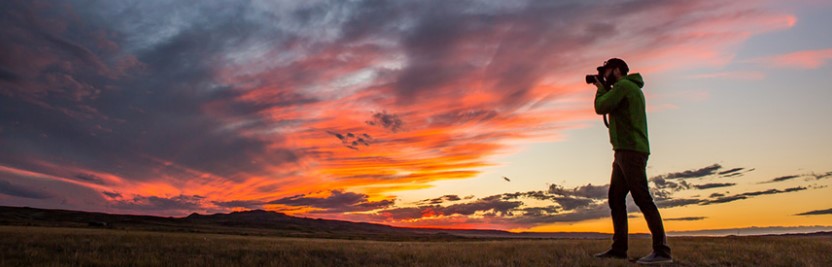 It is getting darker a lot earlier 🌇
Be #AdventureSmart &amp; stay out of trouble by bringing the essentials like a 🔦flashlight and wearing 🧥layers 
if going out on afternoon and evening adventure. 

#FallBack
#DaylightSavings 

ow.ly/URYd50CfyJF