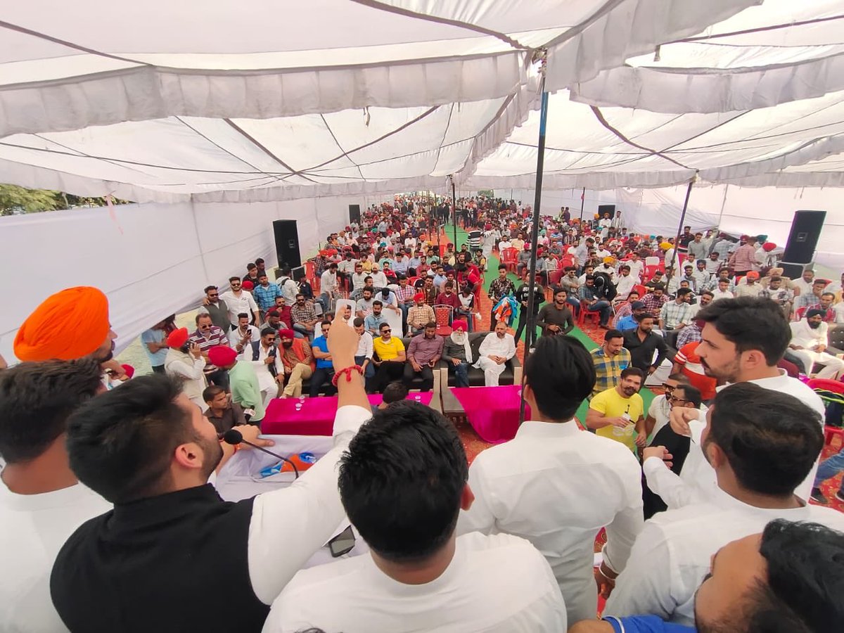AkshaySharmaOrg's tweet photo. Exuberance of @NSUIPunjab cadre during Student Council at Amritsar today has set the stage for action plan to take CM @Capt_Amarinder Ji's visionary initiatives at grassroots for 2022 polls.We ready for a significant role in ensuring benefits of Cong achievements reach every home https://t.co/1Zcj23xp2B