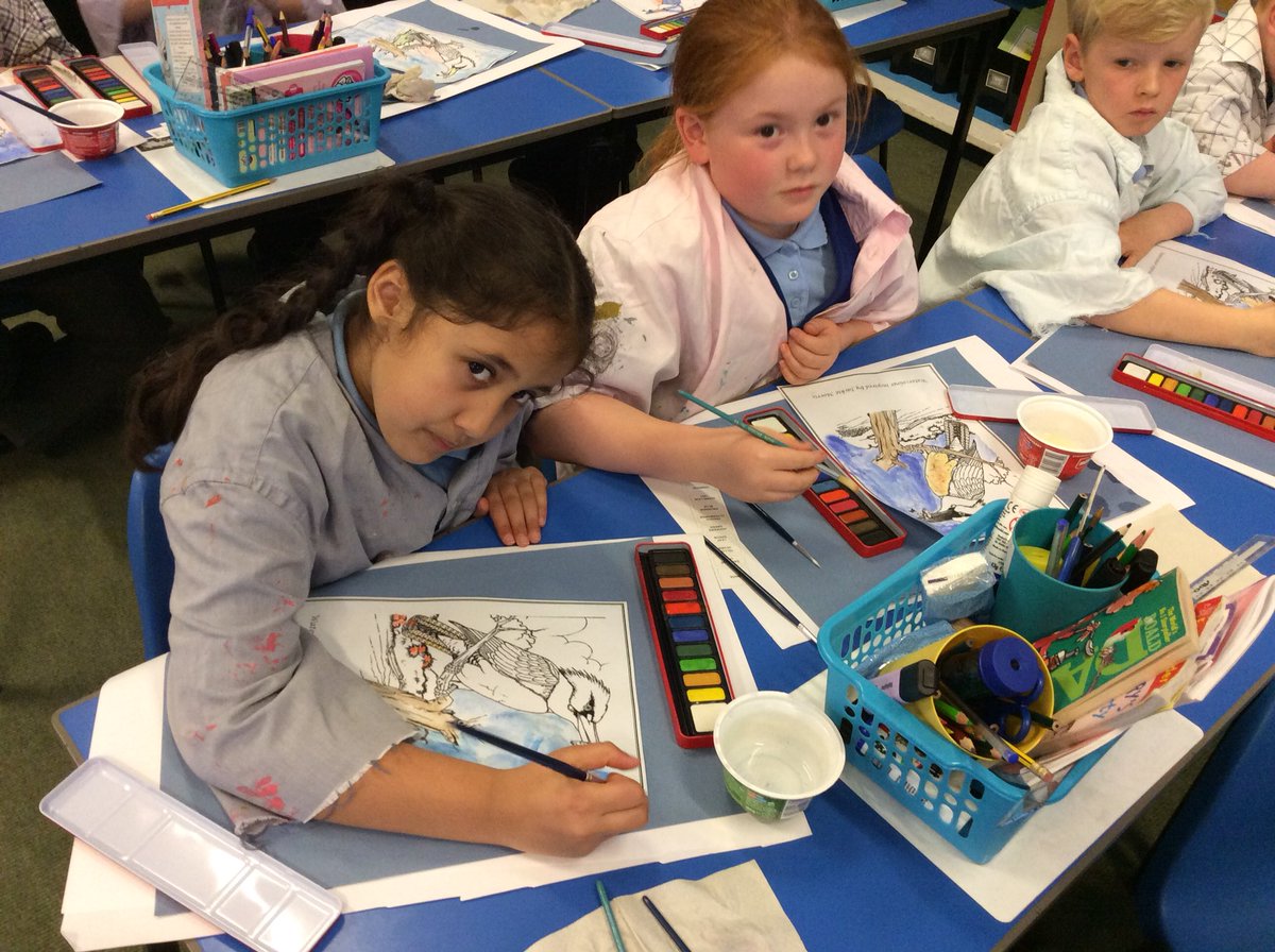 stbedesrcp's tweet photo. Peaceful afternoon using watercolours and listening to Beethoven in Year 4. https://t.co/Vl9tSYz2TV