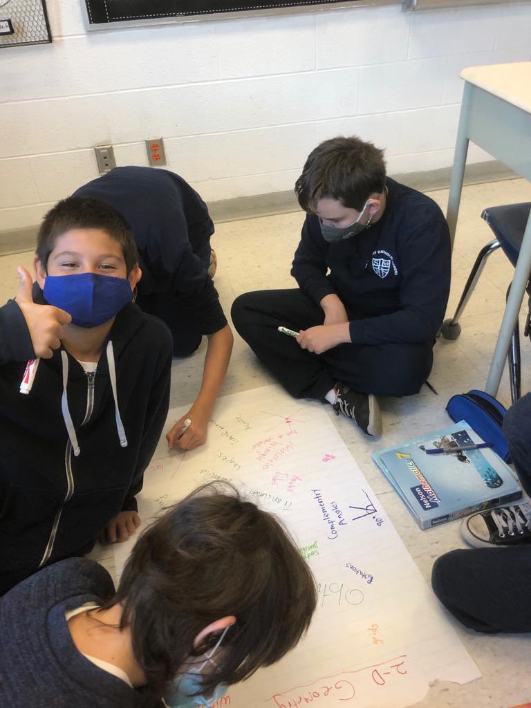 msmarinelli's tweet photo. Starting off our Monday morning with a collaborative #brainstorm ๐ง students activate prior knowledge in 2D ๐ Geometry. What do YOU remember? #math #reallifequestions #kwl #mathmakessense #tcdsb https://t.co/7xASUgoRie