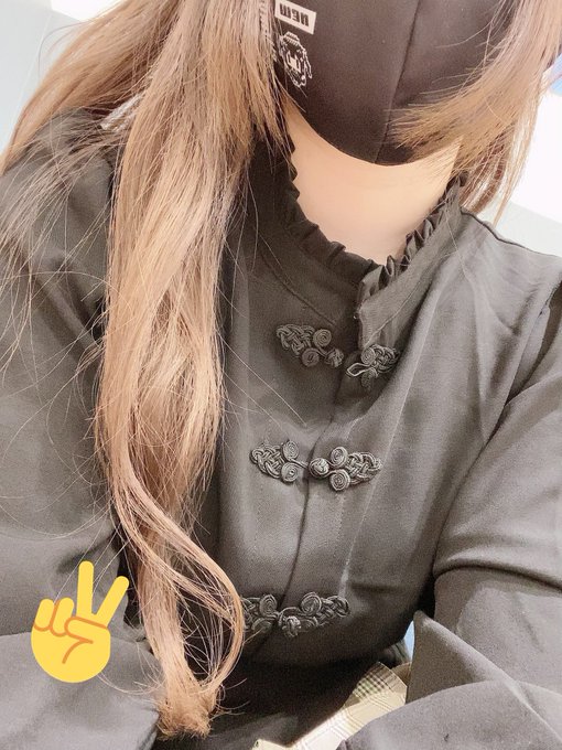 チャイナ風ワンピース着たよ写真撮ったのに一番上空いてた('・ω・ `) 