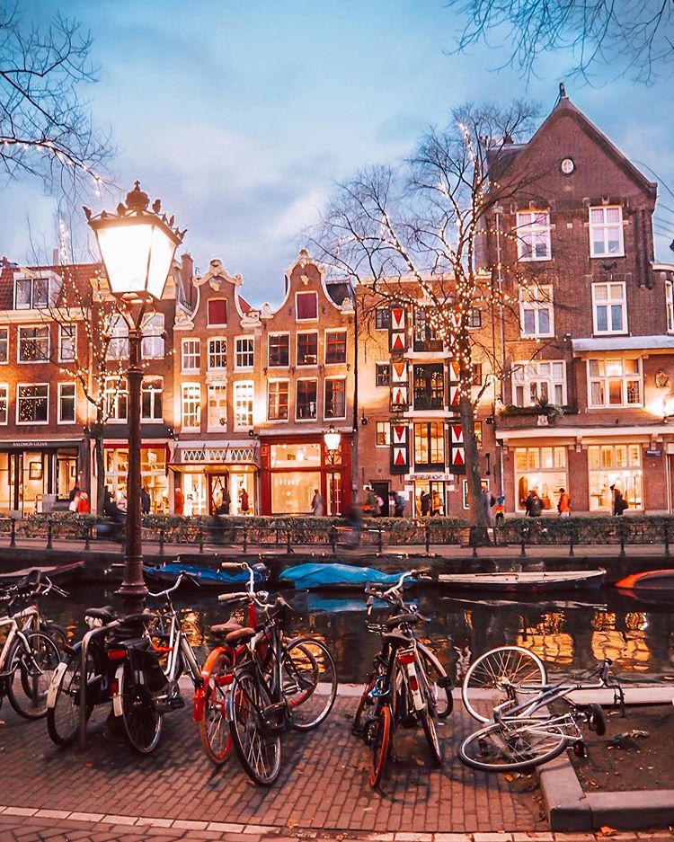Christmas Lights 
Amsterdam, Netherlands 🇳🇱
via:_imtraveler