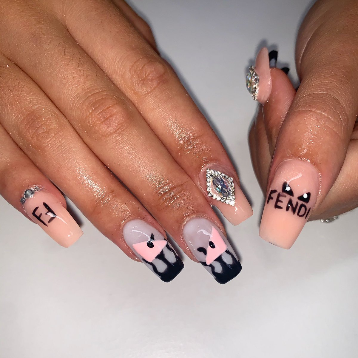 meganbardsley_x's tweet photo. Hi everyone! Just posting my availability for the rest of 2020! I have attached a picture of a set of acrylics and BIAB I have recently done to show a bit of my work, DM to book in💗💗 https://t.co/wKj4JUVi1T