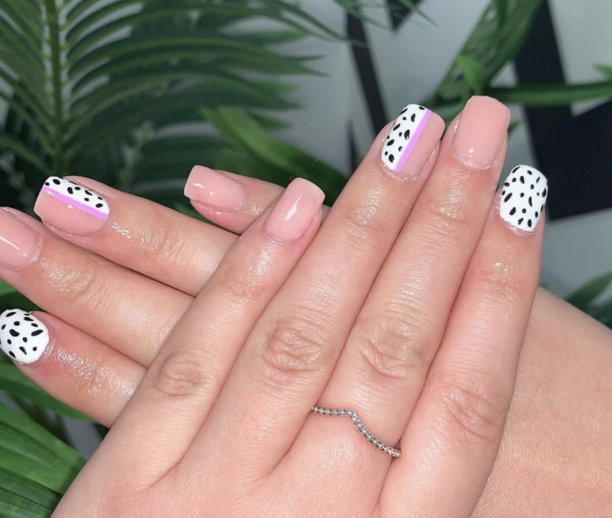 meganbardsley_x's tweet photo. Hi everyone! Just posting my availability for the rest of 2020! I have attached a picture of a set of acrylics and BIAB I have recently done to show a bit of my work, DM to book in💗💗 https://t.co/wKj4JUVi1T