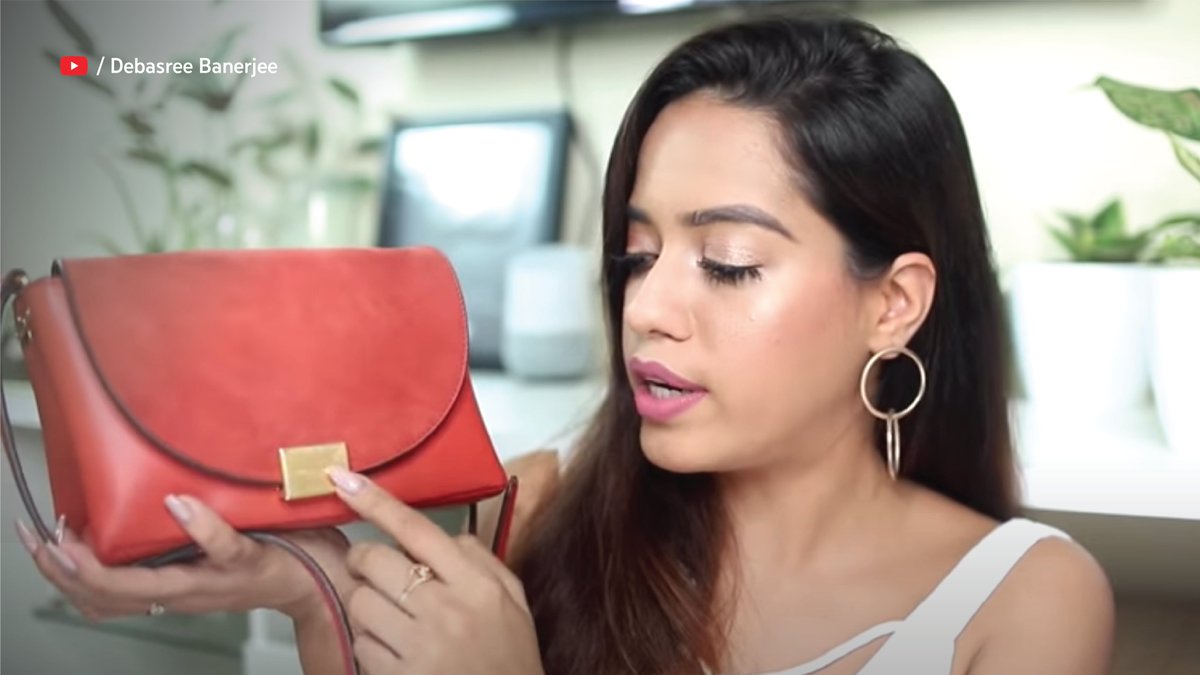 YouTubeIndia's tweet photo. In the comments below, tell us what's in your bag using emojis only ⬇️ https://t.co/uMWrkdtmjF