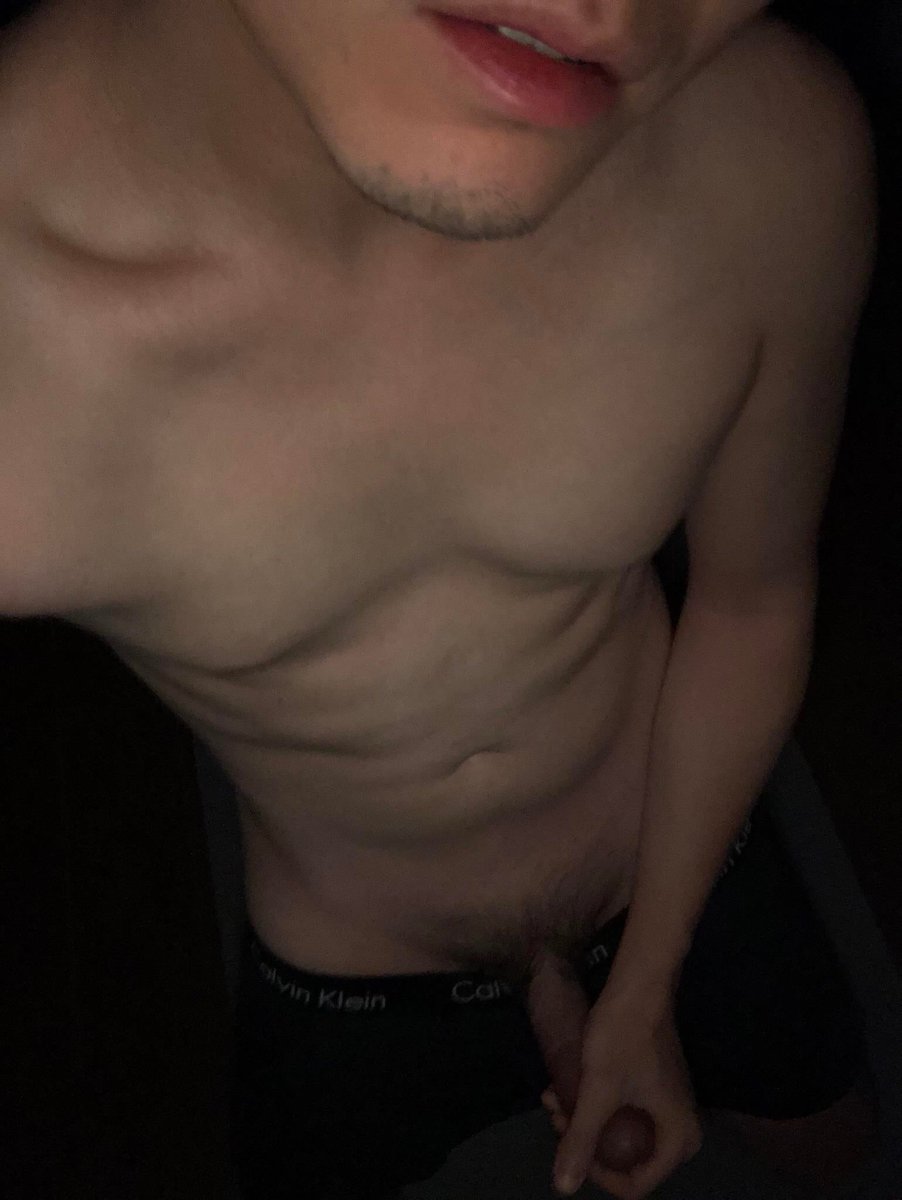 yourfavstash's tweet photo. He wants it so bad so he sent me his sexiest angle. Pass ? 

#secretadventures #uncut #sg https://t.co/rp8UzhvCjt