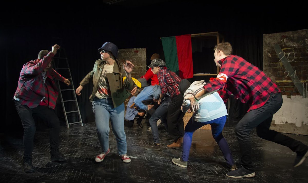FestivalMESS's tweet photo. #MaliMESS je ponovo na vašim malim ekranima u nedjelju, 15. novembra, tačno u podne. Gledamo predstavu “Dječaci Pavlove ulice” u režiji Olivera Jovića. 🎭
Pretplatite se na naš YouTube kanal: https://t.co/fmNdB7FTAN i vidimo se u nedjelju u 12:00. 

Fotografija: Mirsad Mujanović https://t.co/ZhIs5Li9Rf