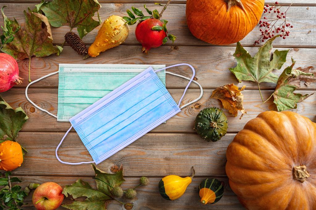 ncdhhs's tweet photo. NCDHHS released new guidance for Thanksgiving celebrations and Black Friday shopping to help North Carolinians gauge the risks, protect their friends and loved ones, and slow the spread of COVID-19.

Read more: https://t.co/jwhN55EEoo https://t.co/26MX4OyugI