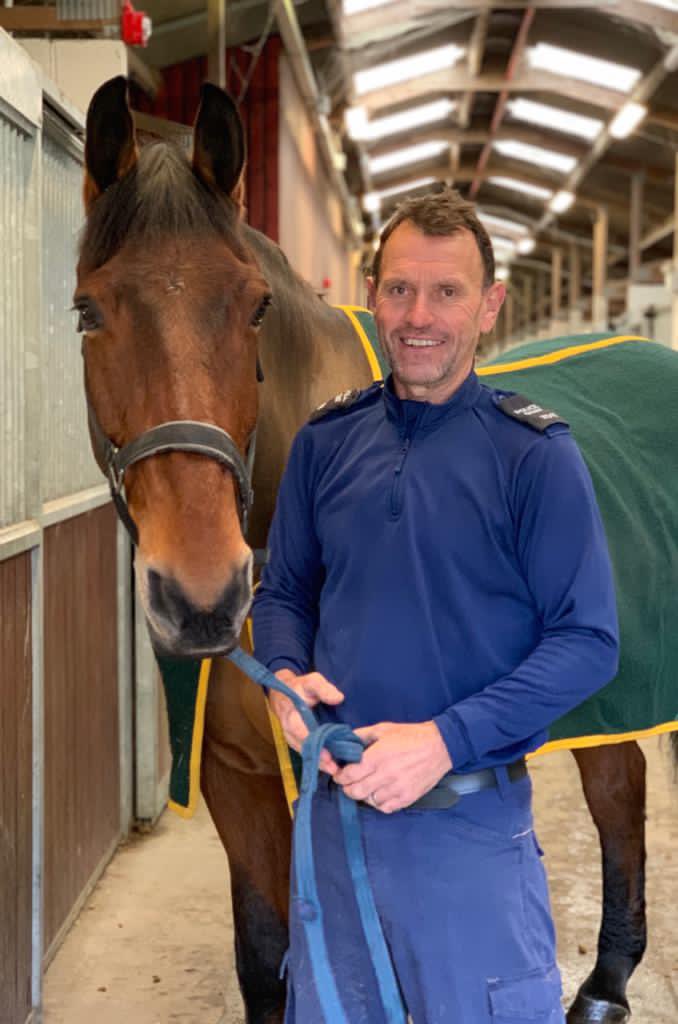 ASPoliceHorses tweet media