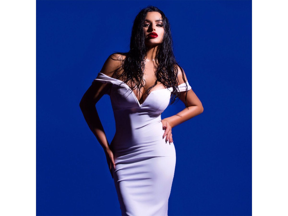 platinumrubyent's tweet photo. Monday Distractions > Abigail Ratchford’s 25 most stunning Instagram photos: https://t.co/x8CKxveFcL #hotgirl #model #beautiful #gorgeous #fitness #workout via @muscle_fitness https://t.co/4BROwhwNJL