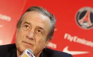 Quelques jours après le maintien du club, Charles Villeneuve sera nommé président du PSG à la place de Simon Tahar qui avait pris la place d’Alain Cayzac quelques semaines plus tôt en intérim.