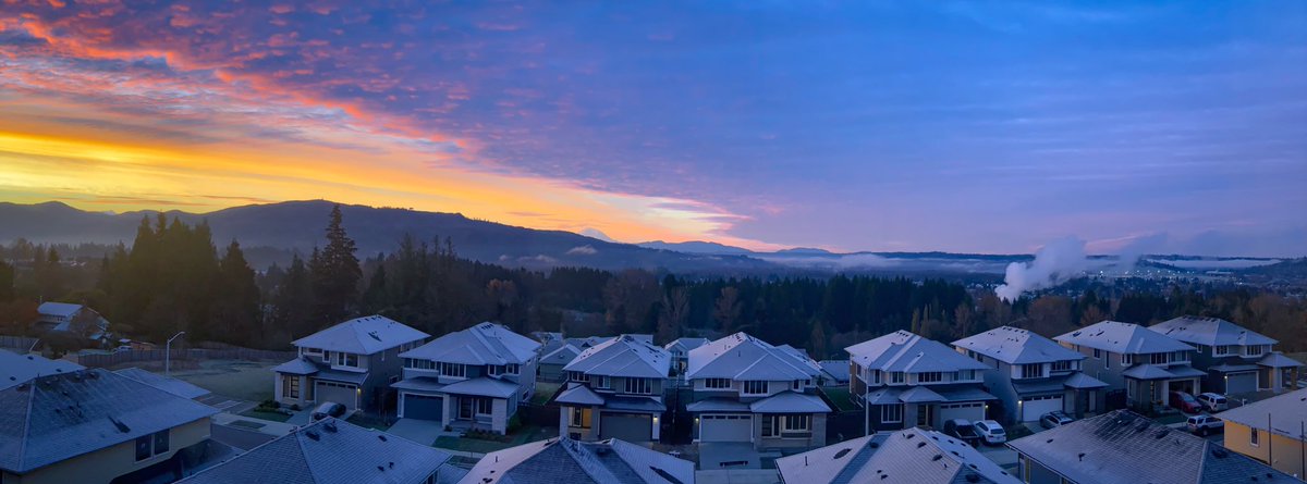 iamsridesh's tweet photo. Such an awesome start to the day.. million shares outs sunrise 😀 

Have a beautiful day everyone 👍

#BeautifulWAState #BeautifulPNW https://t.co/HHWfy8INwi