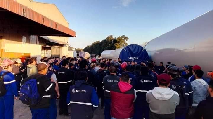 tdebedtime's tweet photo. Los Trabajadores de BedTime, saludamos la enorme lucha de los Trabajadores de GRI Calviño.
+ 👉https://t.co/RfDc5QBl22 https://t.co/auTyie64Np