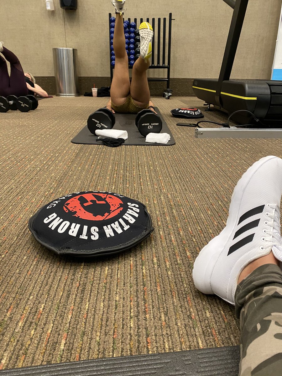 KIARA_BOO's tweet photo. Best part about working out with my boo bae #HWOL https://t.co/479uD6Nc1m