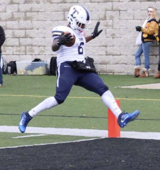 52timezz's tweet photo. Blessed to receive my first offer from @TrineUniversity ‼️@rileyreeduf @coachthomas9577 @austindukes54 https://t.co/uveFnsoQxp