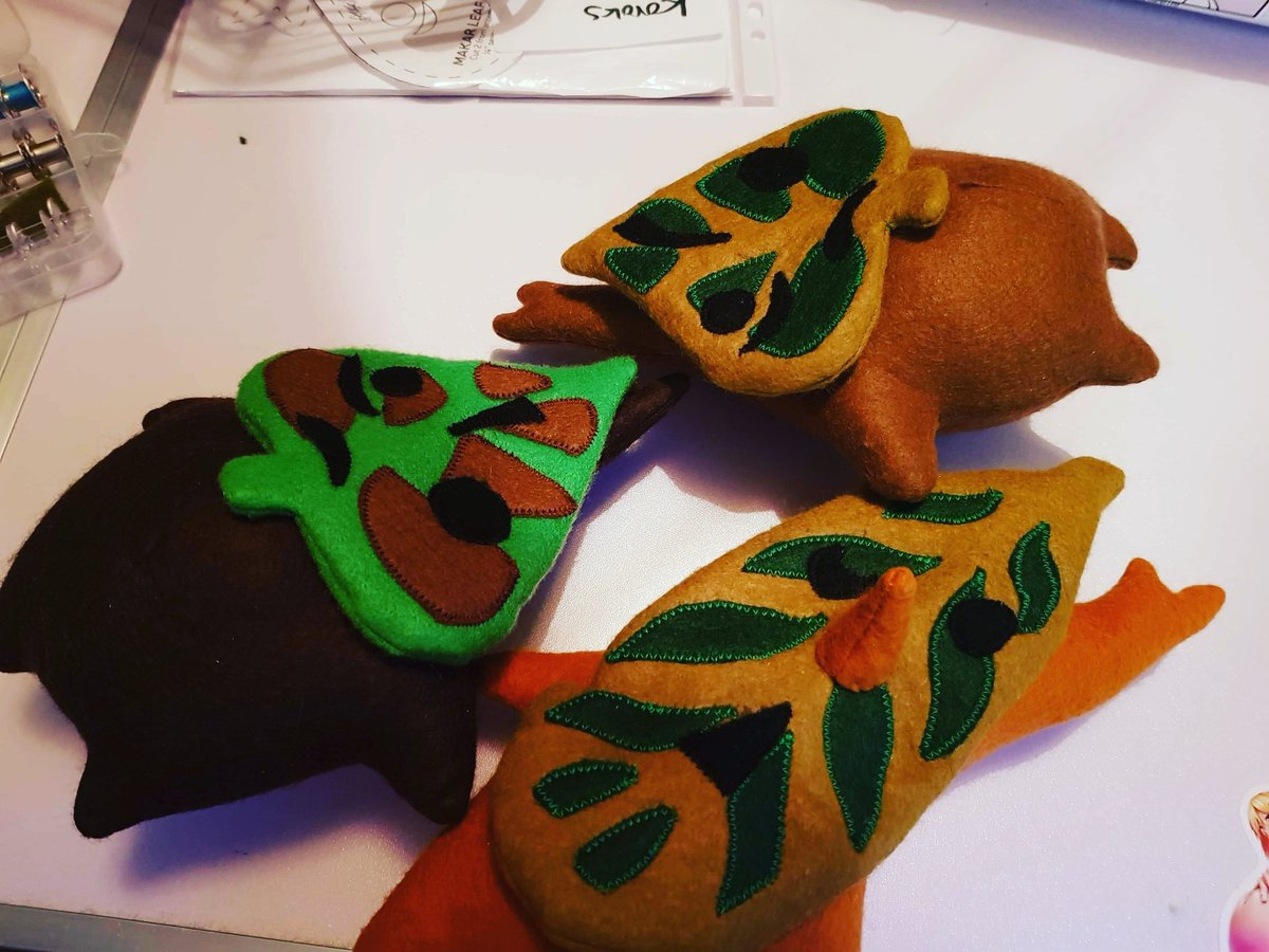 Highodgepodge's tweet photo. Just a few Koroks chilling, waiting to be sent to Thier new homes!! 🥰💚🌱 

#korok #breathofthewild #windwaker #loz #legendofzelda #sewing #fandom https://t.co/UrVcH37IbY