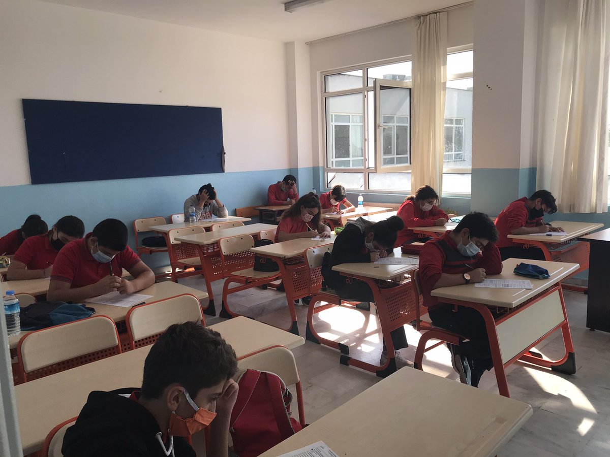 OrtaokuluVedat's tweet photo. Okulumuzda Covid 19 tedbirleri kapsamında, bugün tüm sınıf seviyelerinde 1. Yazılı sınavlar yapılmaya başlandı. Sınava giren tüm öğrencilerimize Başarılar Dileriz. @aslankorkmazmeb @MesutTOPALOLU @FerhatTutucu https://t.co/cEgmrYH8ic