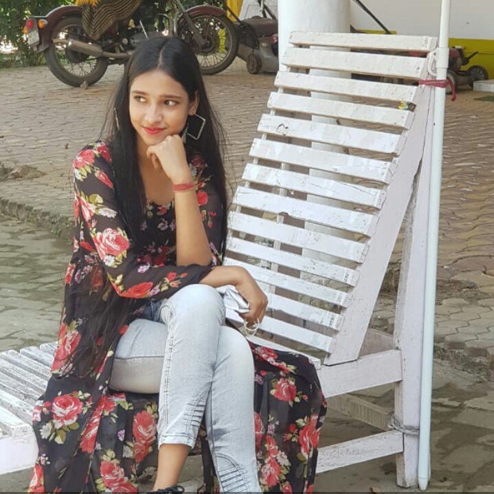 Karishmaroshni1's tweet photo. Happy Birthday to her (you)
It's her 17th birthday. God bless her(you) always keeping smiling ☺ ❤ 🎂 😇🎊 

#HIVE 
#hivetwitter 
#EnjoyEvery
#birthday 
#Celebration https://t.co/t2JEdik8xn