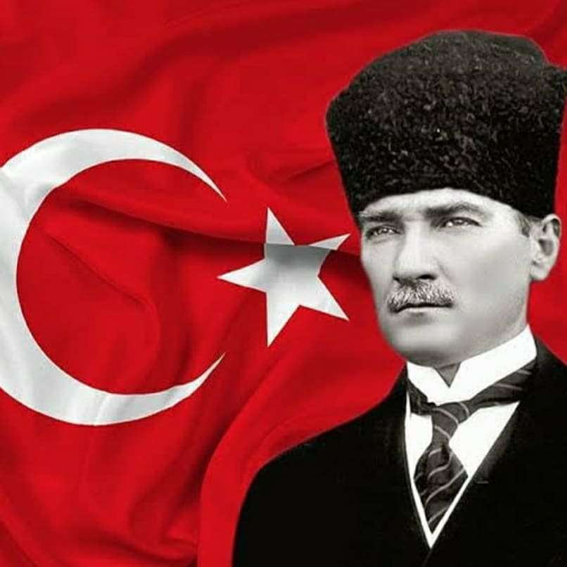 SusanogluO's tweet photo. Türk Milleti'nin kurtuluş ve varoluş mücadelesinin en büyük kahramanını, bağımsızlık ateşini yakan ebedi başkomutan, eşsiz devlet adamı, tek ve ölümsüz lider, ulu önder Gazi Mustafa Kemal ATATÜRK’ü; aramızdan ayrılışının 82.yıl dönümünde sonsuz saygı, minnet ve özlemle anıyoruz. https://t.co/zYOoXCr9Io