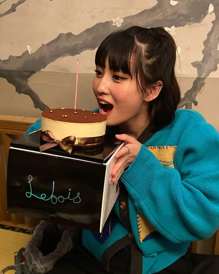 heexzy_'s tweet photo. olha que pitica AAAAAAAA

#HappyBirthdayMomo 
#HIRAIMOMODAY 
#hiraimomo https://t.co/mtoLOqxlmw