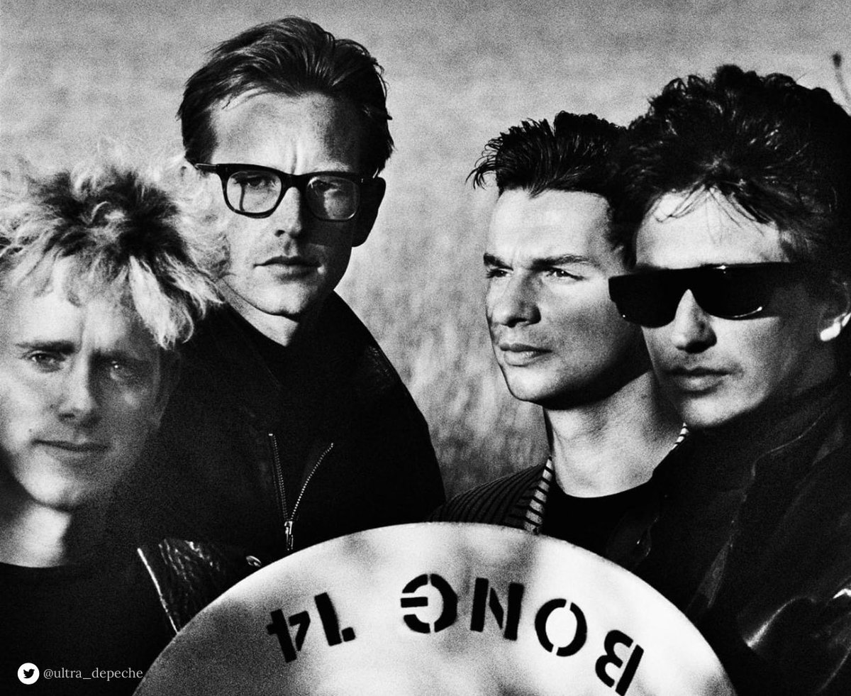 Ultra_Depeche's tweet photo. We're flying high
We're watching the world pass us by
Never want to come down
Never want to put my feet back down
On the ground

#NeverLetMeDownAgain
#DepecheMode https://t.co/GGXAnJUIQG