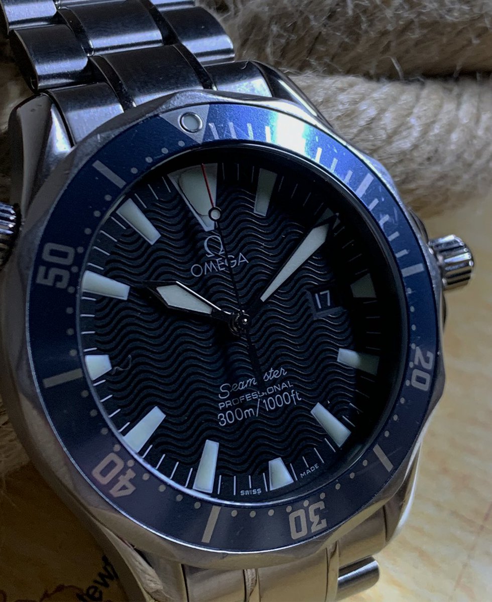 Est_1897's tweet photo. One of the most famous Watches of all time.
This exact #Omega #Seamaster has a #StainlessSteel Bracelet and Case with a spectacular #Blue Dial.
Is any Watch collection complete without a Seamaster?
#OmegaWatches #SwissWatches #PreOwned #Watch #LuxuryWatches #Est1897 https://t.co/NOTnaLUvwp