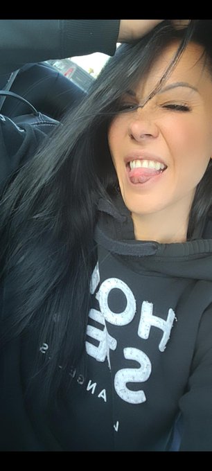 Good morning guys 😝 https://t.co/QTCVgflCru