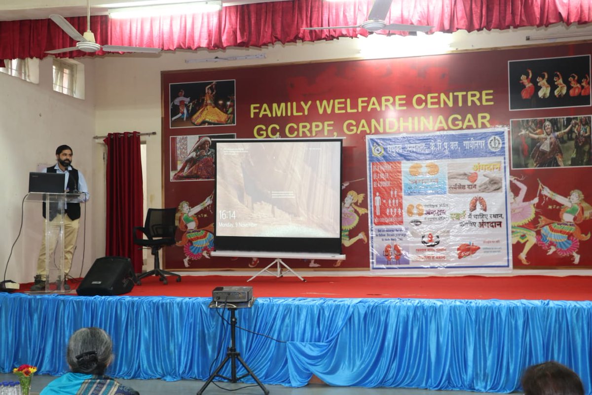 bn_135's tweet photo. **मानवता के लिए वरदान, अंग दान।**
Mahila Personnel of 135 Bn Participated in a ORBO programme, objective is to make the Personnel aware of #OrganDonation, at CH Gandhinagar
#Life #BeAHero
#Crpf in service to Humanity
@dhinakaran1464
#Lathkar_IPS
#WSCRPF_2016
@DrAPMaheshwari https://t.co/PEfOhwrSN4