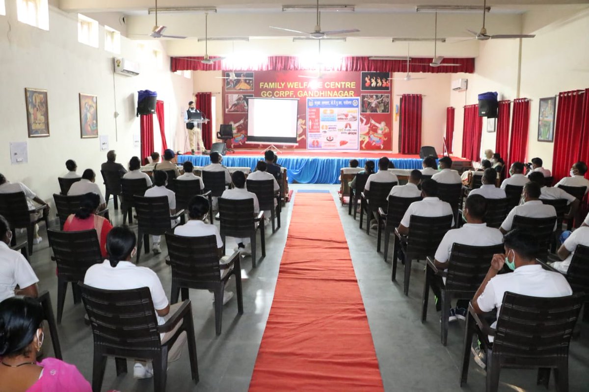 bn_135's tweet photo. **मानवता के लिए वरदान, अंग दान।**
Mahila Personnel of 135 Bn Participated in a ORBO programme, objective is to make the Personnel aware of #OrganDonation, at CH Gandhinagar
#Life #BeAHero
#Crpf in service to Humanity
@dhinakaran1464
#Lathkar_IPS
#WSCRPF_2016
@DrAPMaheshwari https://t.co/PEfOhwrSN4