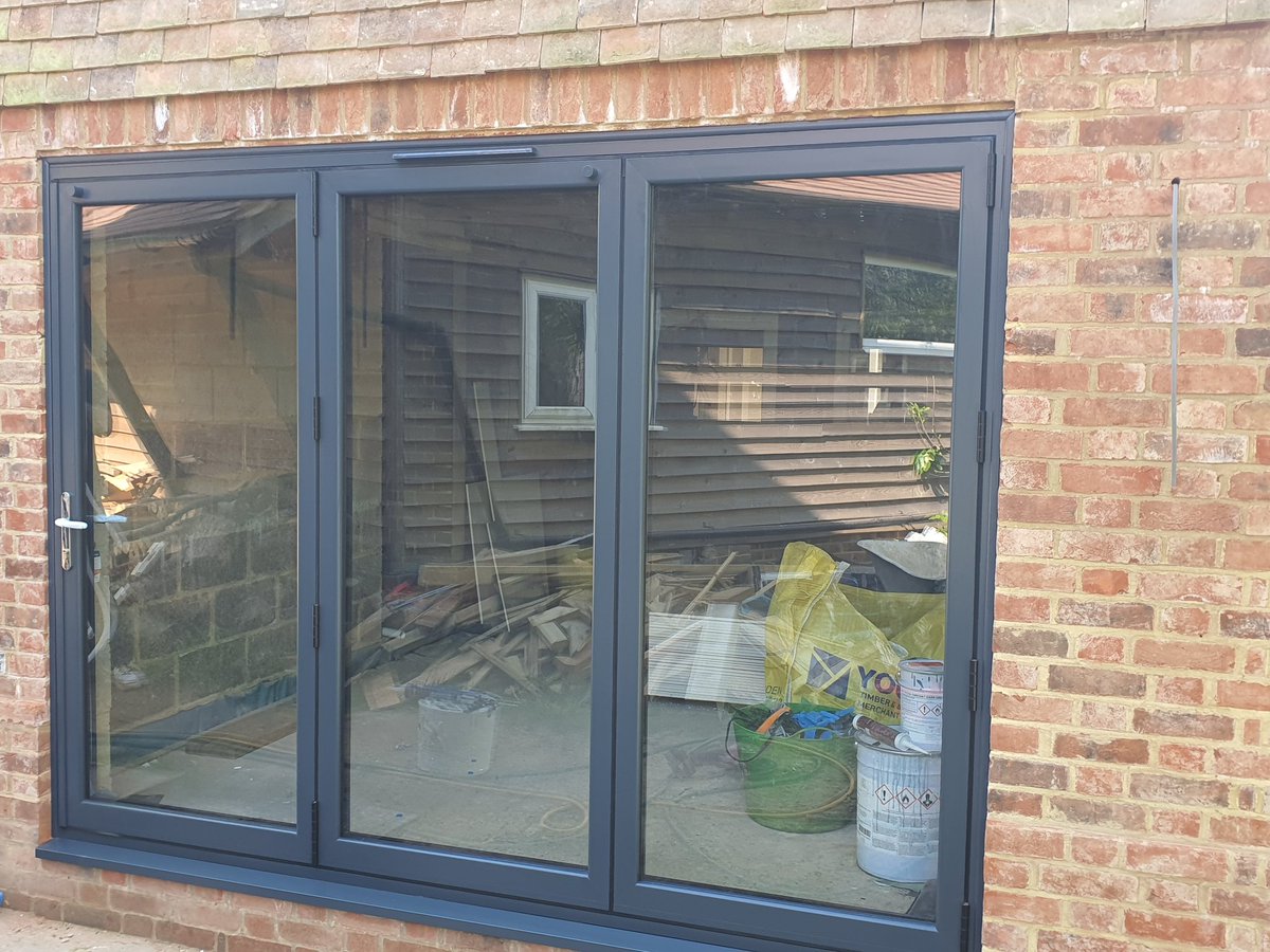 We can supply aluminium windows and doors in certain colours in 2 / 4 weeks.
We offer competitive prices and offer a supply only or supply &amp; installation service