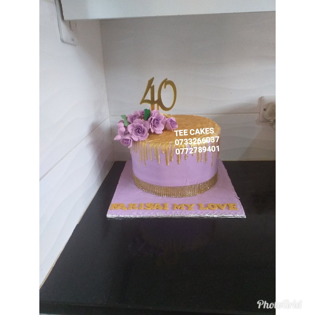 TEECakes10's tweet photo. Birthday cakes https://t.co/DxirSVUcw5