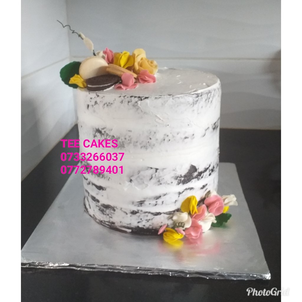 TEECakes10's tweet photo. Birthday cakes https://t.co/DxirSVUcw5