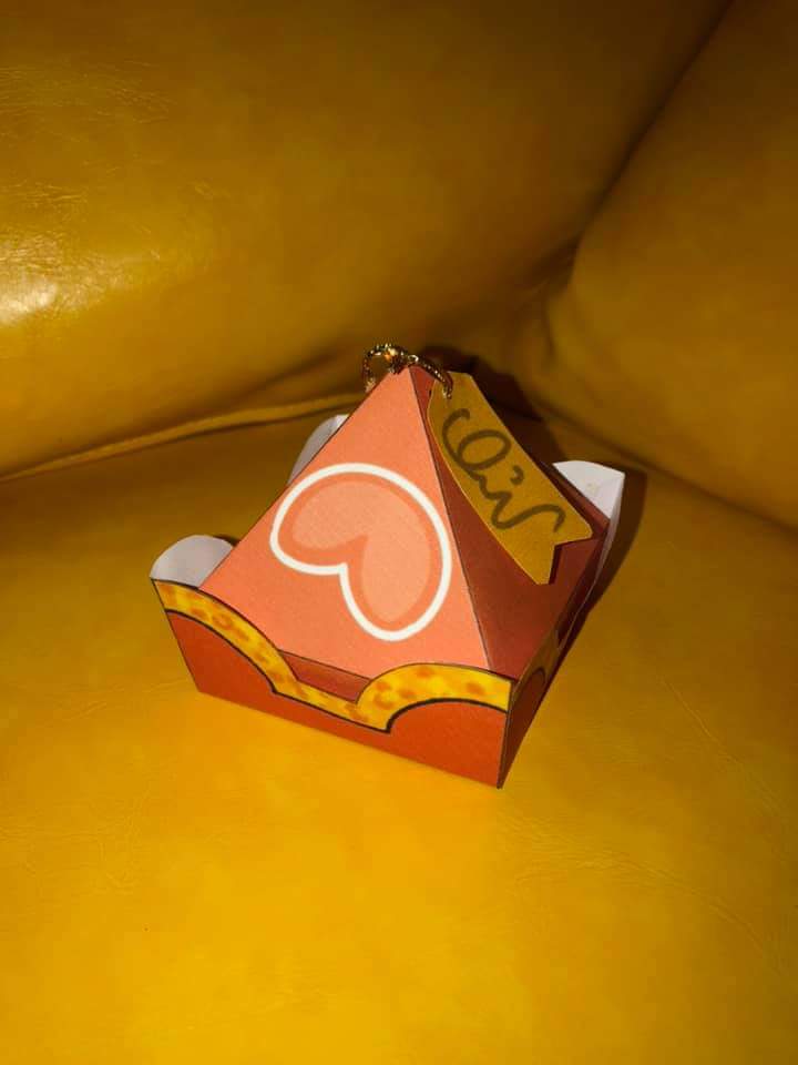sleepylozzz's tweet photo. someone made a printable version of the gifts from pocket camp! it's so cute ahh 🎁

credit to loreli garcia on facebook for the idea! https://t.co/8BzmNGV2qo