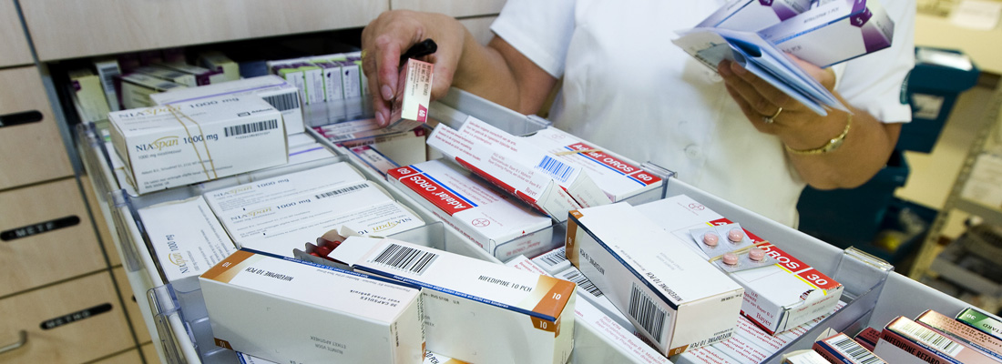 BoginGeneriek's tweet photo. NCRV/De Monitor * Apothekers: huidig aantal wisselingen van medicijn risico voor gezondheid van patiënt. lees: https://t.co/IP3Sf9yDOX #ncrv #demonitor #KNMP #ZN #geneesmiddel #medicijnen #apotheek #apotheker https://t.co/7IF1wKn6xg