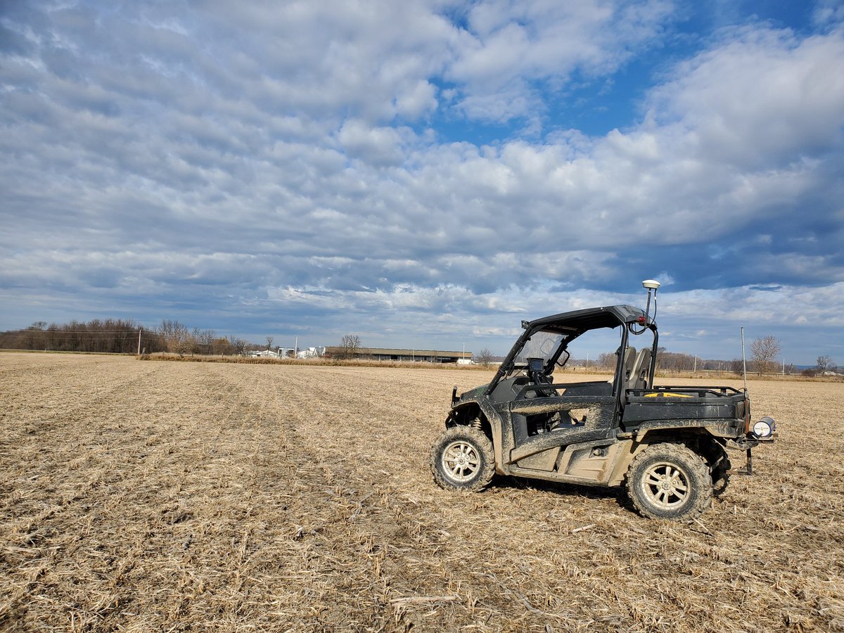 MosburgerA's tweet image. Next @SoilOptix job today, Beachburg. Fantastic soil conditions and 19 celcius.