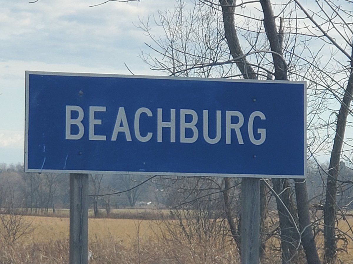 MosburgerA's tweet image. Next @SoilOptix job today, Beachburg. Fantastic soil conditions and 19 celcius.