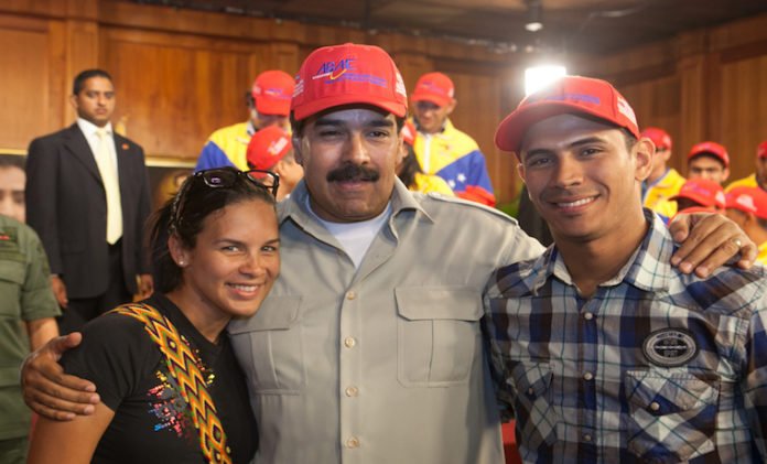 RogelioEnrique's tweet photo. @rubenoszki Recuerda el porqué de esa situación. Rubén Limardo, electo diputado del chavismo (Psuv) en 2015, después de la matanza de 2013 y 2014 por parte del régimen. ¿No sabía o ahora se hace el pendejo? Suerte tienes tú que haces Uber en Polonia y no caminas hambriento por Suramérica https://t.co/Ezs806AWkd