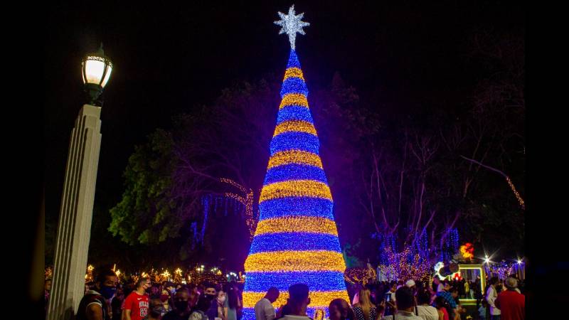 La navidad maracaibera comenzó a brillar desde la Plaza de la República mazo4f.com/229847 #El6DLosVamosACambiar