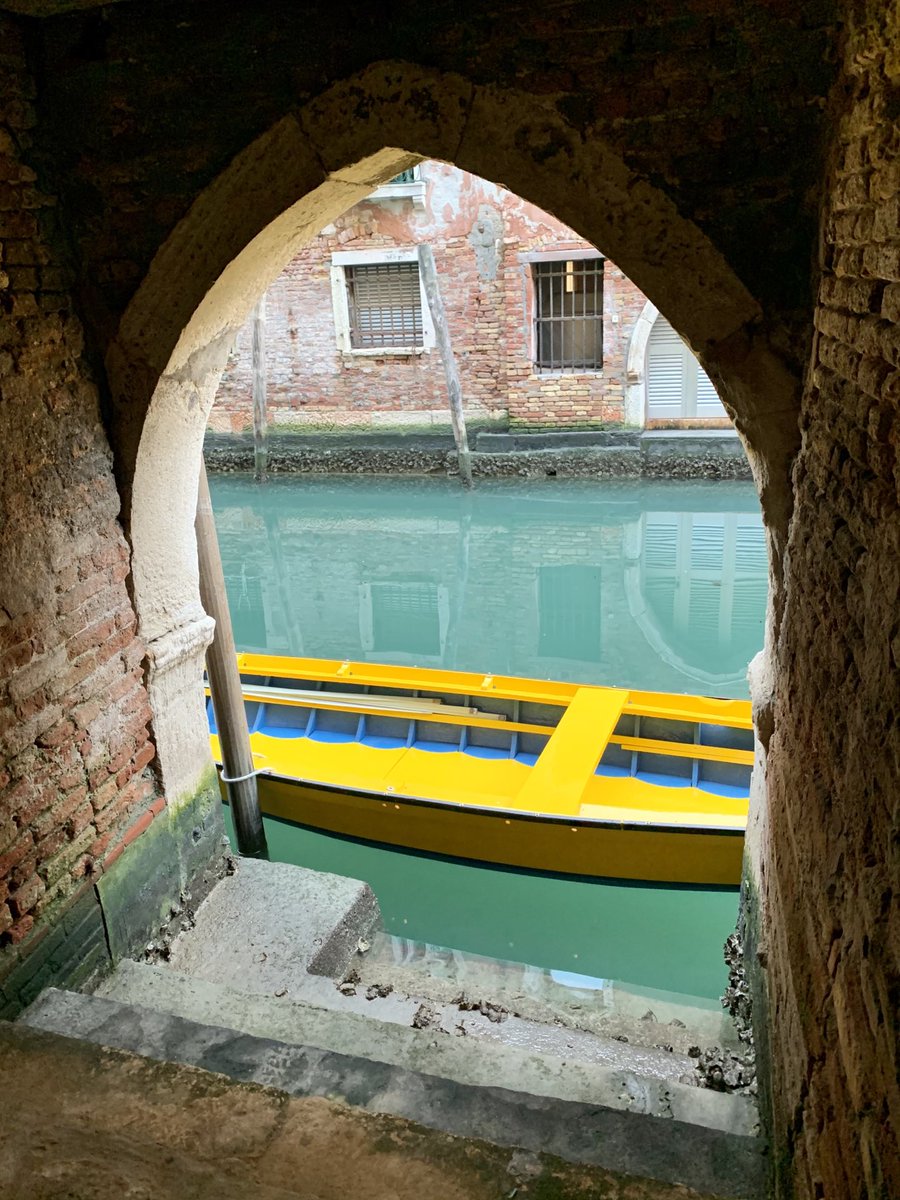 EVonHoccheim's tweet photo. She is back home! In the next days I and my wife will go to the Rialto Market with her for supplies! #Venice #rowing #sandolo #voga #vogaveneta #boats https://t.co/HHqOWsIMgm